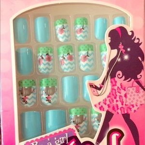 Set of nails nwt