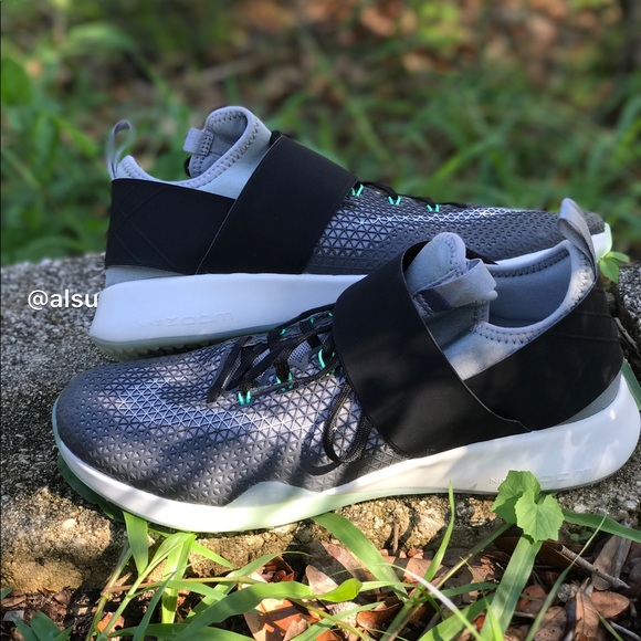 NWT Nike Air Zoom Strong WMNS - Picture 7 of 8