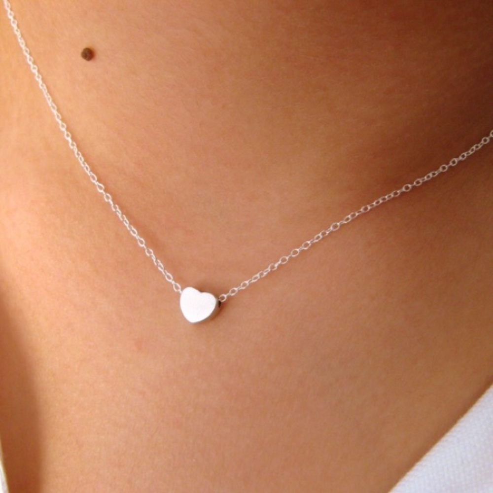 SILVER DAINTY HEART NECKLACE