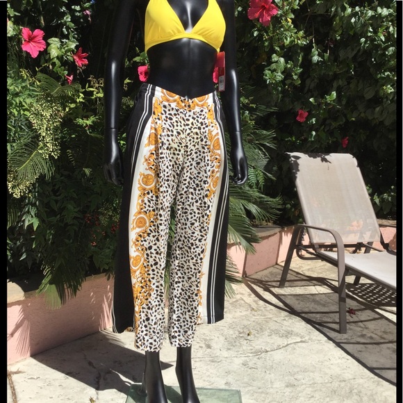 Victoria's Secret Pants - VS Cropped Lounge Pants. Size 0. NWOT.