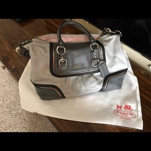 🎉🎉PRICE REDUCED🎉🎉Coach Ashley Leather Purse