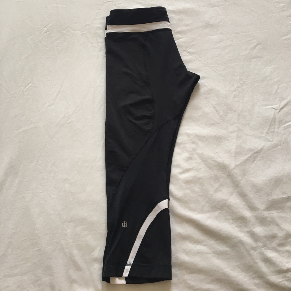 Lululemon inspire crop with mesh panels