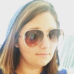 Meet your Posher, Kayla