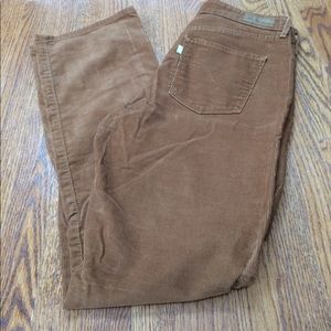 LEVI'S || strait leg corduroys