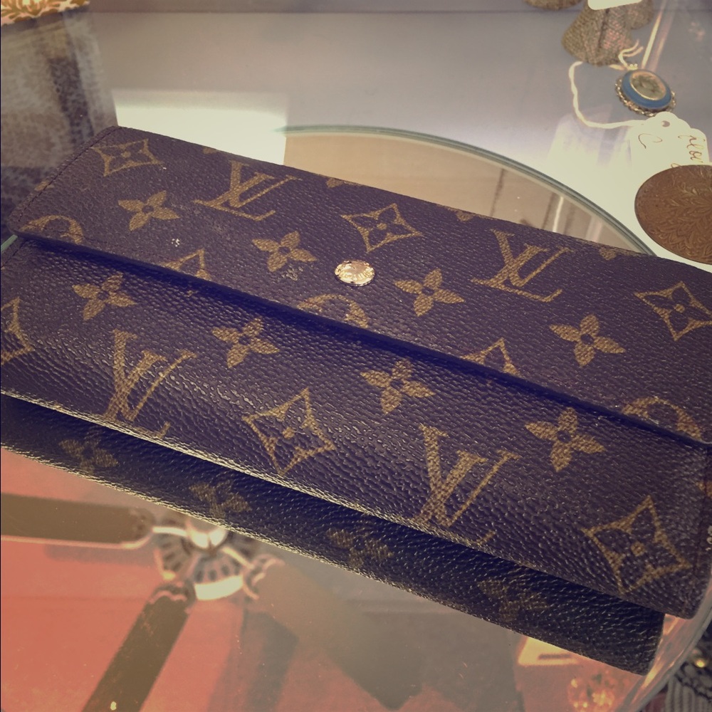 Louis Vuitton checkbook wallet