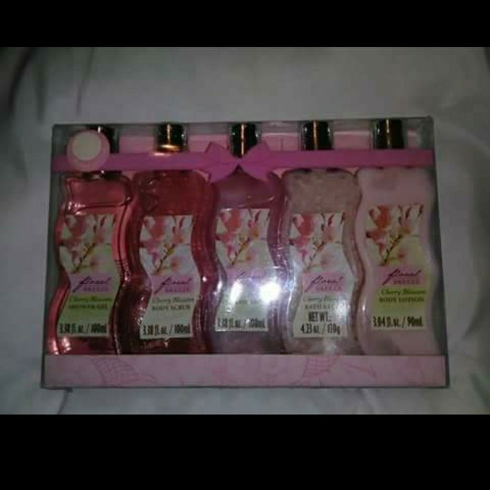 Cherry Blossom Bath Set
