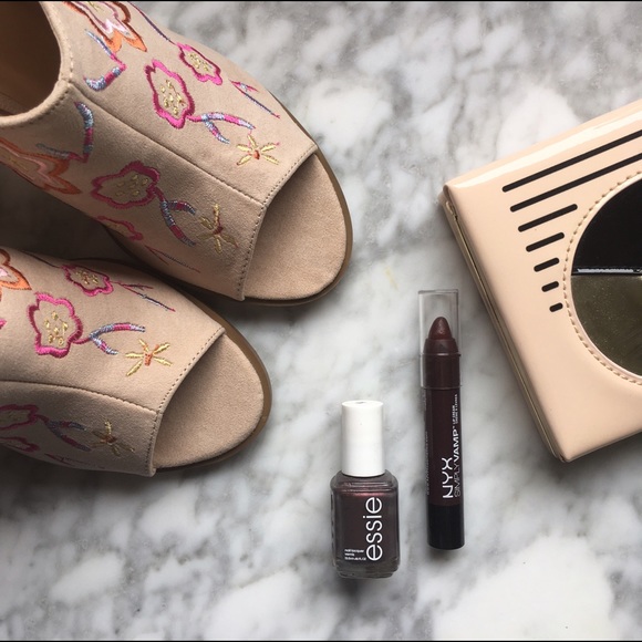 Embroidered Mule Slingback - Picture 2 of 8