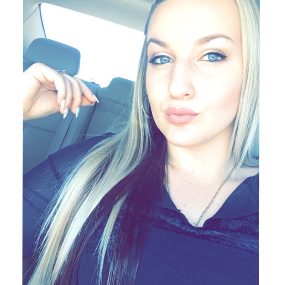 Meet your Posher, Kayli