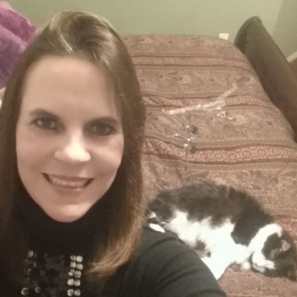 Meet your Posher, Wendi - Picture 1 of 1