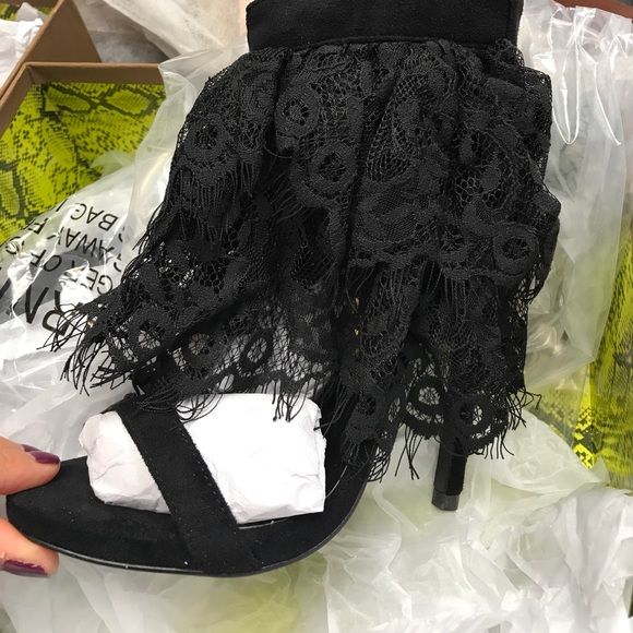 Privileged Mary Lace Heel - Picture 5 of 8