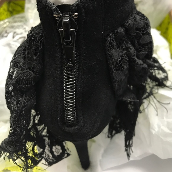 Privileged Mary Lace Heel - Picture 6 of 8