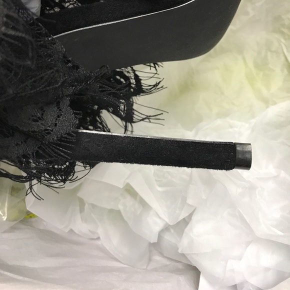 Privileged Mary Lace Heel - Picture 8 of 8