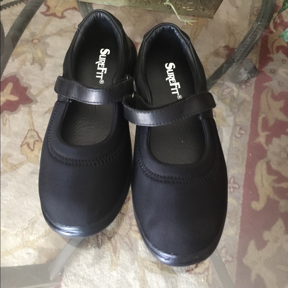 Sure Fit size 7 wide stretch material new