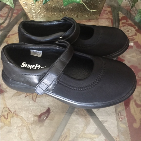 Sure Fit size 7 wide stretch material new - Picture 2 of 4