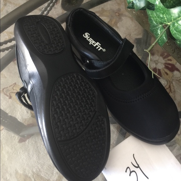 Sure Fit size 7 wide stretch material new - Picture 3 of 4