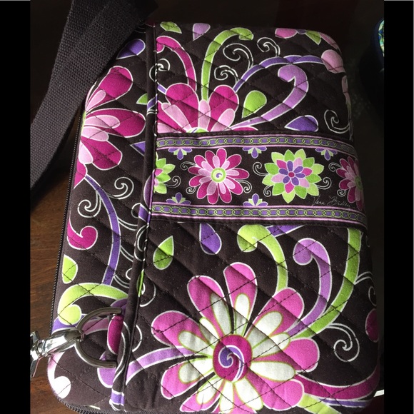 iPad case hard shell with strap - Picture 2 of 2