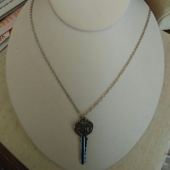 Sherlock Holmes Room 221B Key Pendant Necklace - Picture 3 of 5