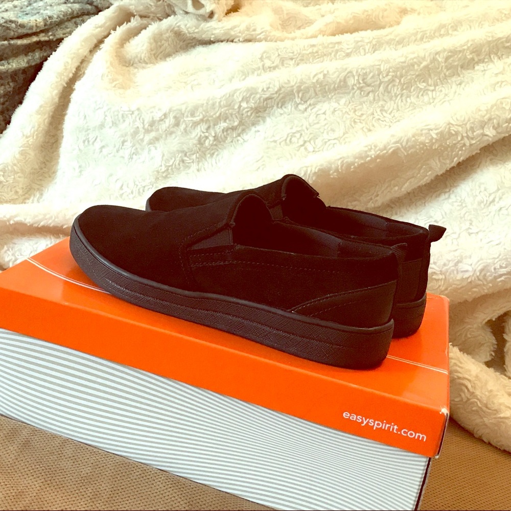 *FINAL PRICE* NIB Easy Spirit Slip On Sneaker