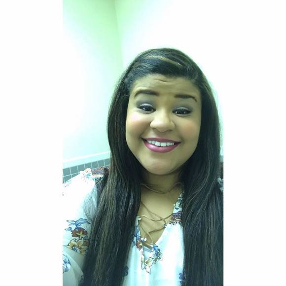 Meet your Posher, Jessica - Picture 1 of 1