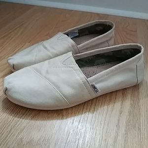 Cream Toms