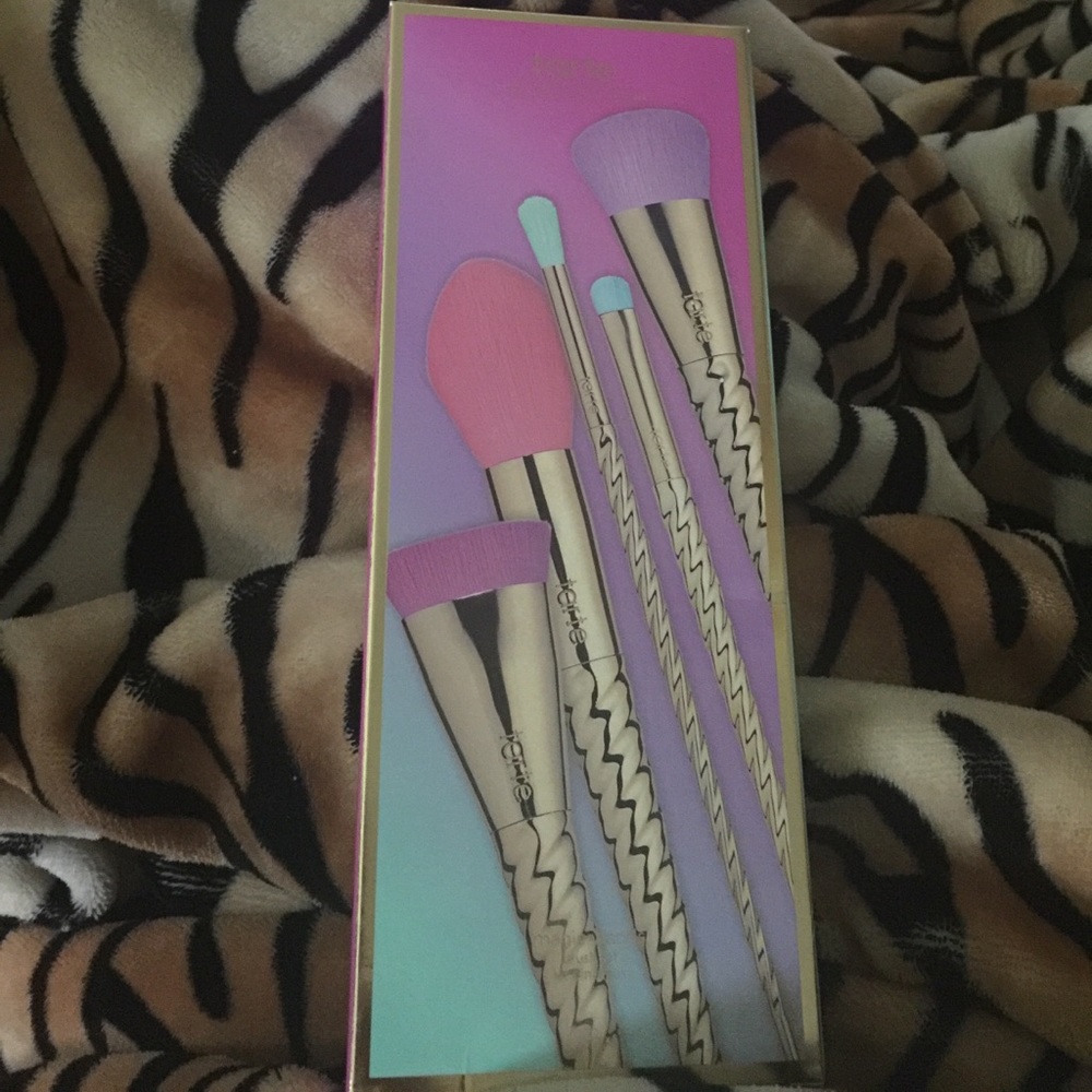 Tarte brush set