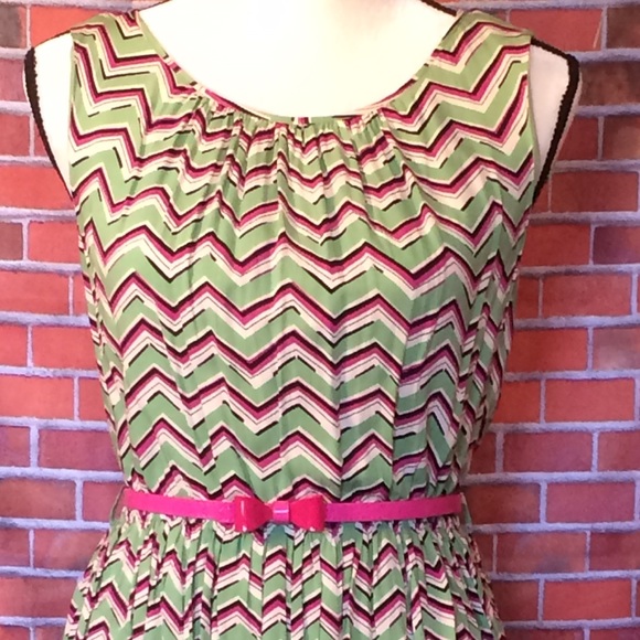 Darling - Green and pink zigzag patterned dress - Picture 2 of 7