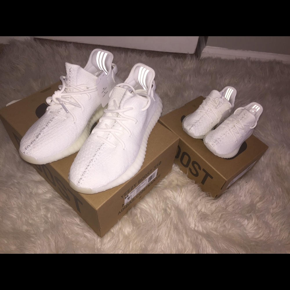 Yeezy V2 "triple white" 100% authentic.