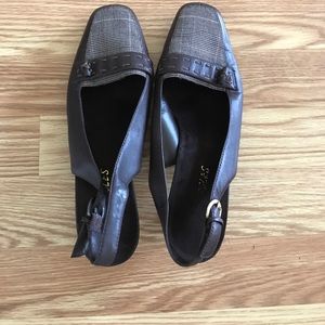 Aerosoles Comfy 1" Heels!