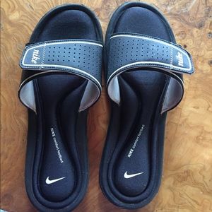 Nike slides size 8.