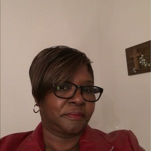 Meet your Posher, Denise