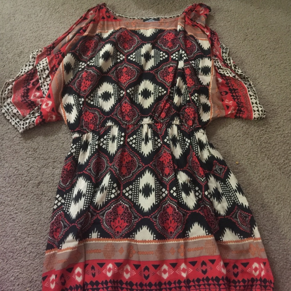 Beautiful sundress!