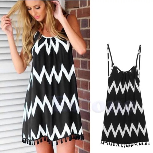 🎉SALE🤗 Chevron Tassel coverup - Picture 2 of 3