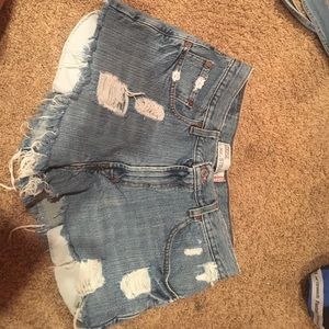 Levi cut offs