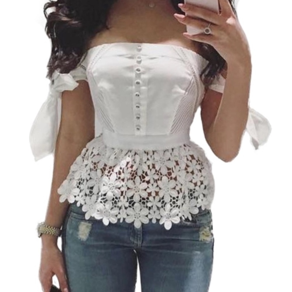 Off the shoulder beautiful summer blouse!