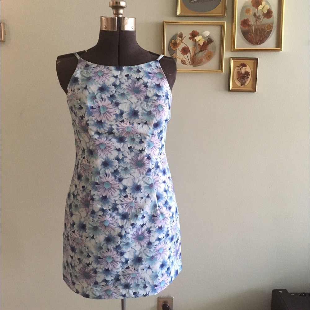 ☄️ VINTAGE 90s graphic daisy festival mini dress