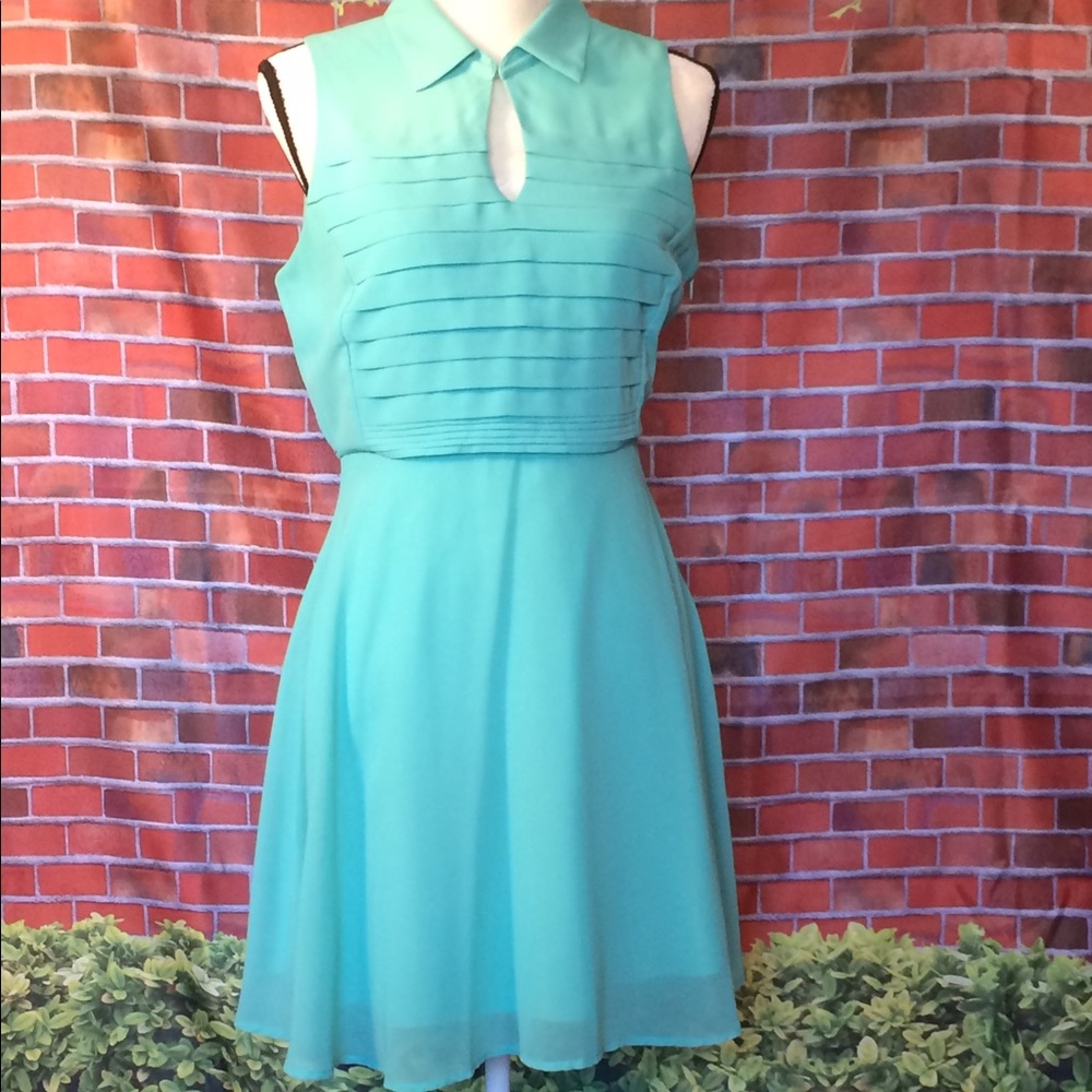 Pink Owl - Pretty sea foam green dress