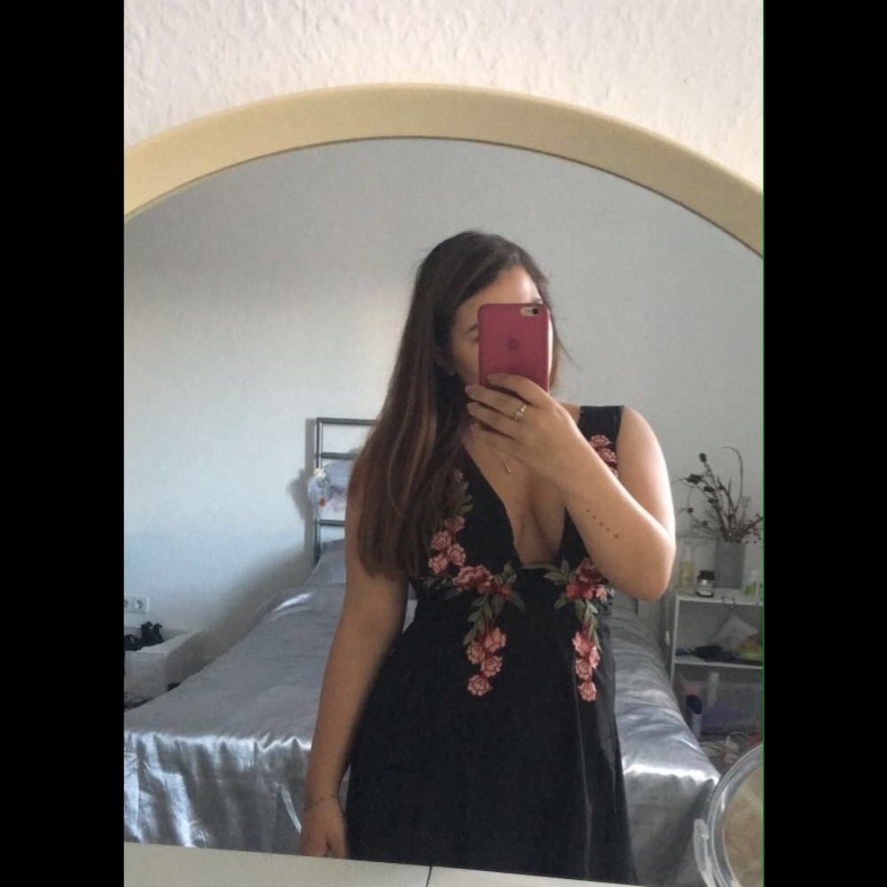 Floral embroidery dress - Picture 4 of 8