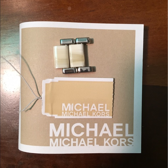 Michael Kors Silver Tone Watch main image 4