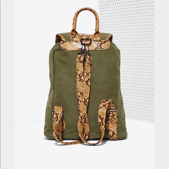 Nila Anthony Women\'s Green Snake It Backpack