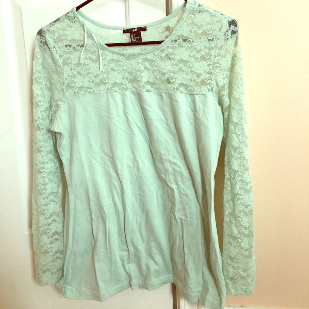 Long sleep shirt with lace sleeves