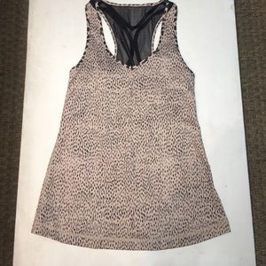 Women's athletic top