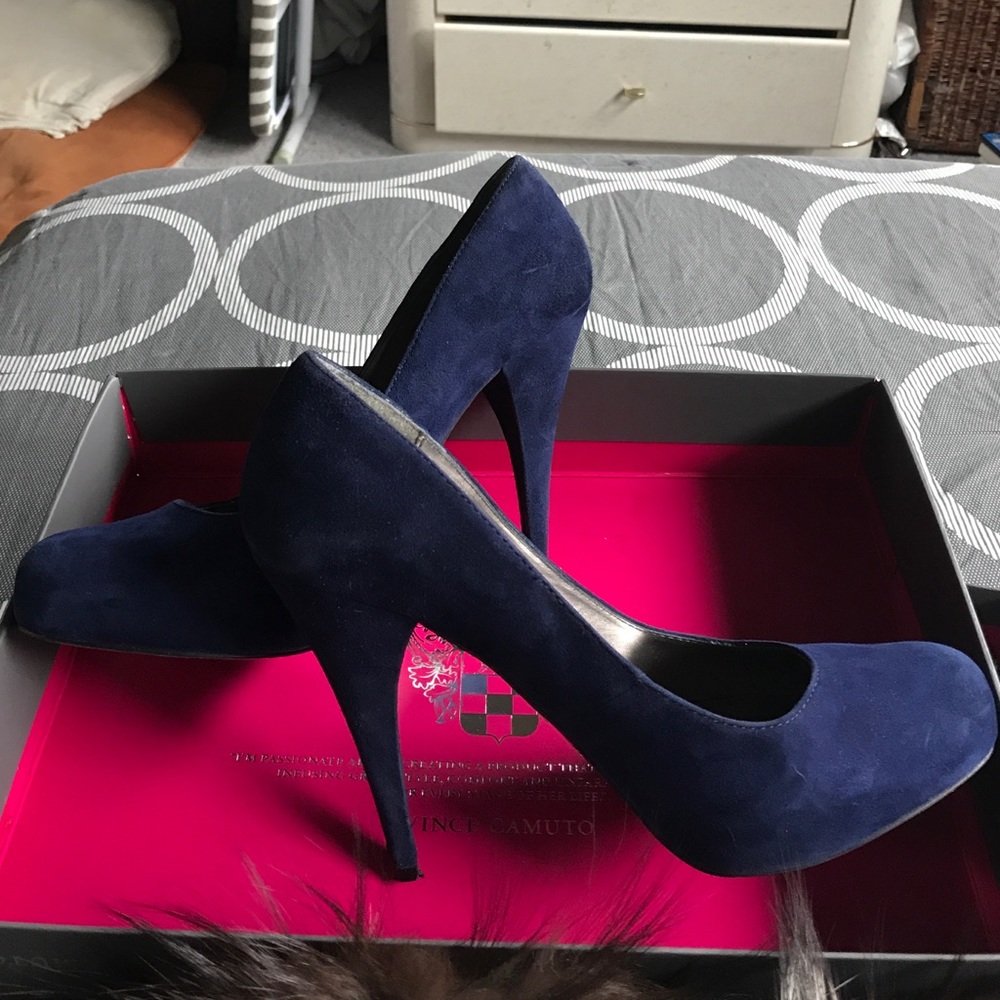 Blue Suede Steve Madden platform pump!