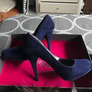 Blue Suede Steve Madden platform pump!