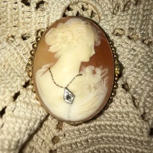 Vintage 14kt Yellow Gold Cameo with Diamond