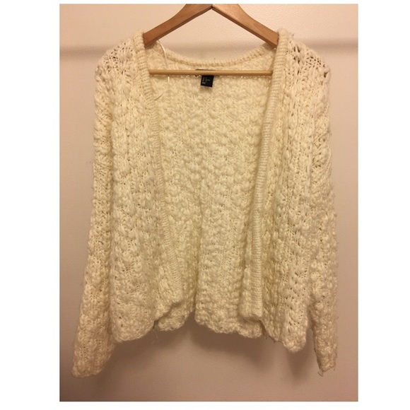 ***SOLD***H&M white knitted cardigan - Picture 1 of 3
