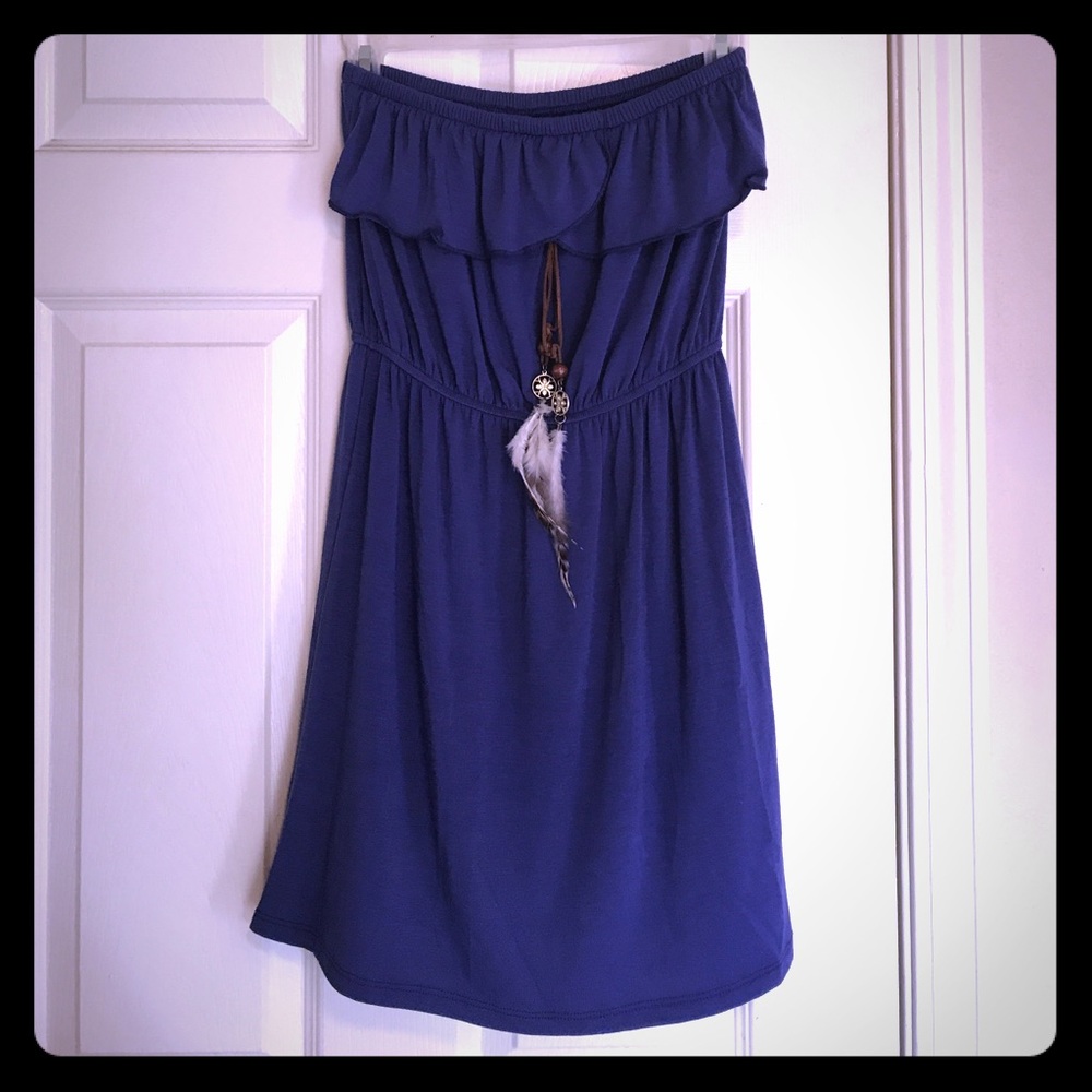 Purple strapless sundress, charming accessories
