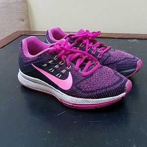 Pink Nike Air Zooms Structure 18