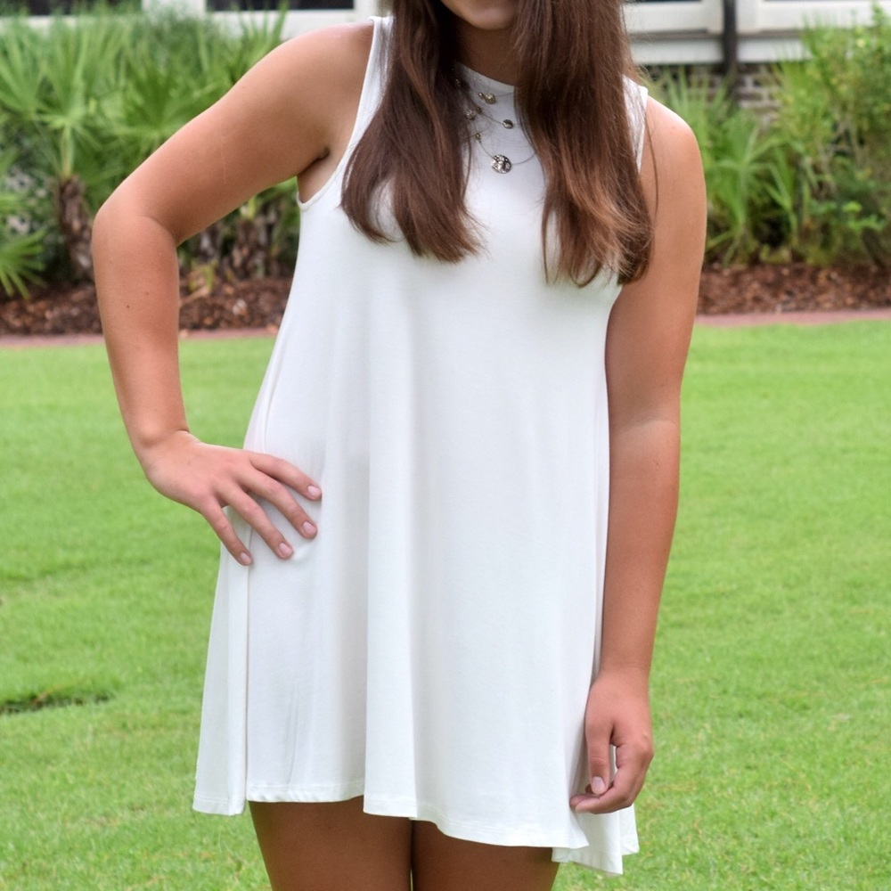 Hourglass lily white mini dress