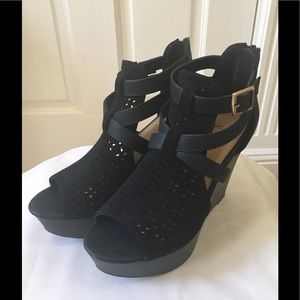 Report Shoes - R Report Platform Sandals Report Shoes - R Report Platform Sandals