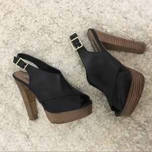 Steve Madden Giigi Black Leather Platform